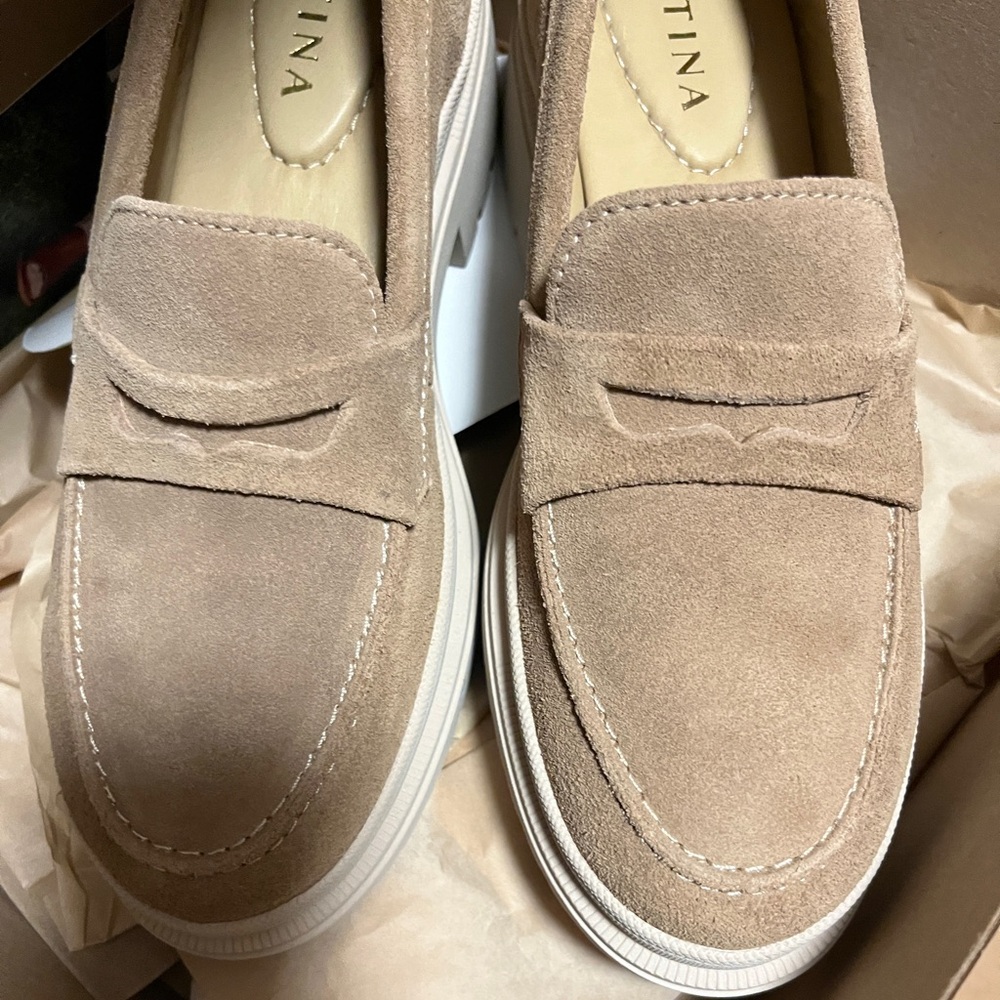 Zoe chunky loafers size 7 Taupe brand new Patina line of Portland leather Goods.